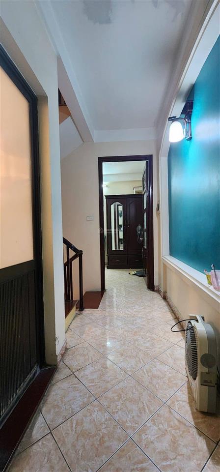 Giảm chào bán gấp nhà cầu giấy 40m, 4 tầng, 50m ra mặt phố, lô góc ngõ thông. không quy hoạch.