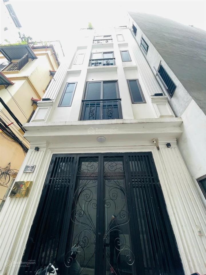 Bán nhà ngã tư hồ tùng mậu, xuân thủy, lô góc 3 thoáng, nhà đẹp ở ngay, tiện ích ngập tràn.