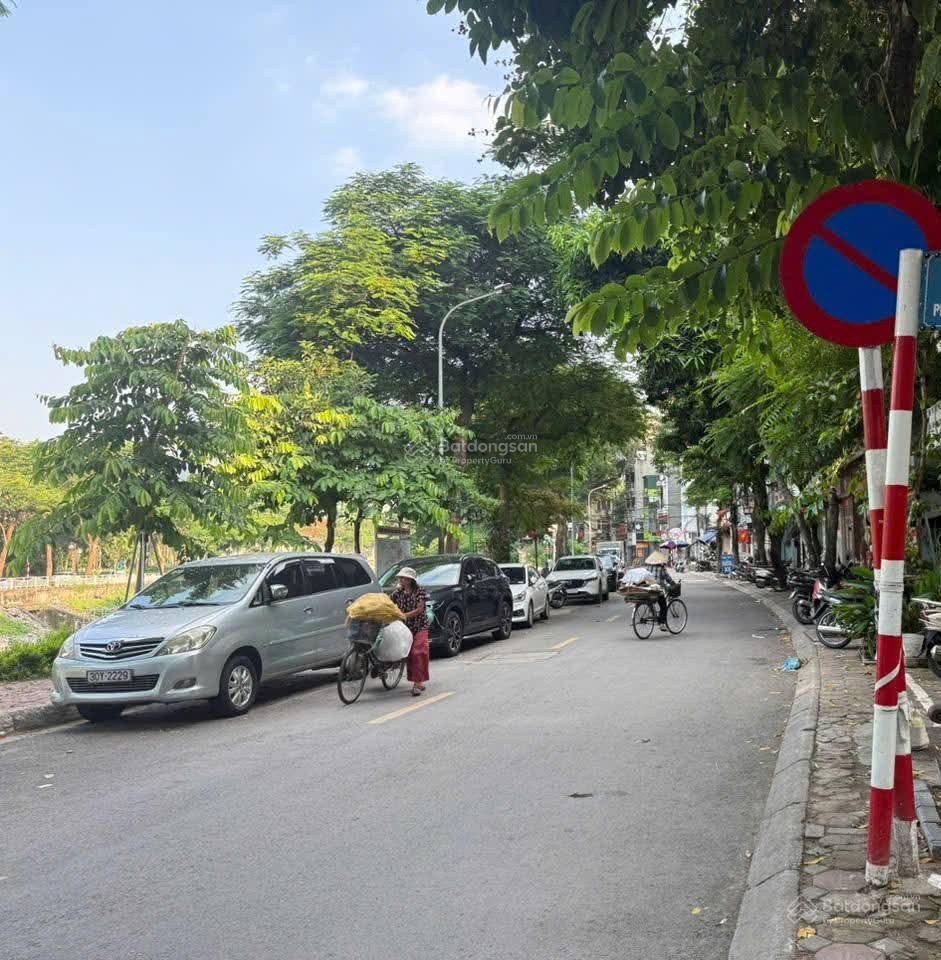 Giảm chào 3 ty bán gấp nhà 60m, 4 tầng, hoàng quốc việt, cầu giấy, nhà đẹp, sát oto giá 195t/m2.