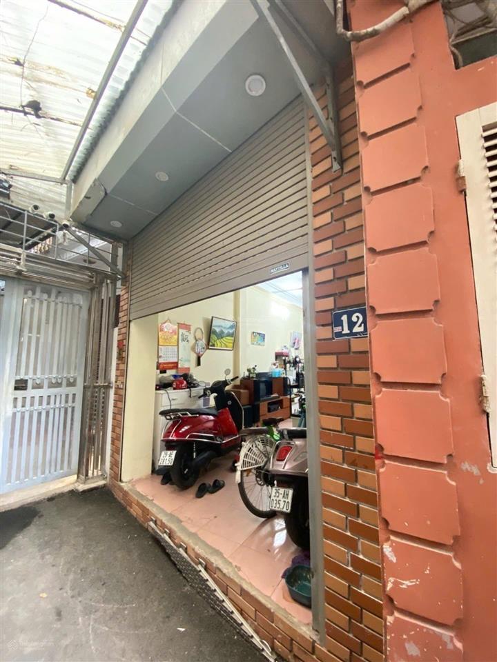 Hiếm có một căn tại mỹ đình, giá siêu hời 6,5 tỷ, 30m2, 2pn, 3wc. ngõ thông, rộng, nhà dân xây.