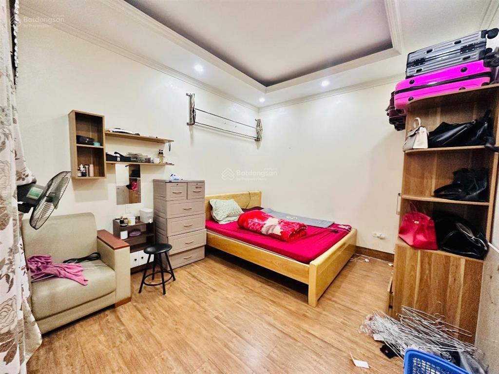 Giảm chào 6 tỷ, cần bán nhanh nhà phú diễn lô góc 1 mặt phố, 1 mặt ngõ 61m, 6 tầng, thang máy.