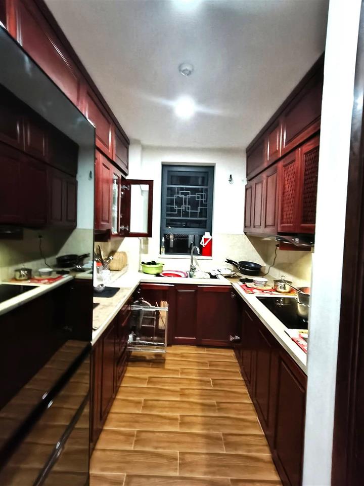 Chính chủ cần bán, giảm chào 1 tỷ còn 10,2 tỷ! nhà đẹp, full nội thất, tầng trung, ở sướng!