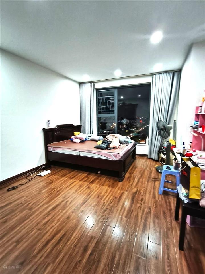 Chính chủ cần bán, giảm chào 1 tỷ còn 10,2 tỷ! nhà đẹp, full nội thất, tầng trung, ở sướng!