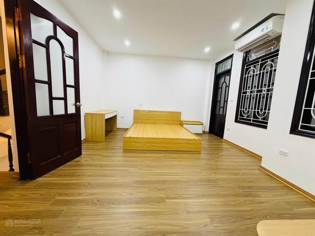 Chính chủ rất thiện chí căn nhà ở phố hoàng sâm  hoàng quốc việt, 36m, 5 tầng, cầu giấy