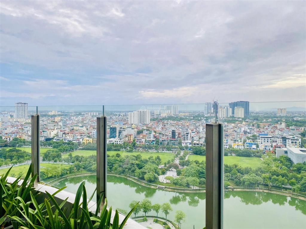 Bán căn hoa hậu chung cư hiếm có tại tòa n01t8 khu ngoại giao đoàn 130m 3 ngủ, tầng cao, view hồ