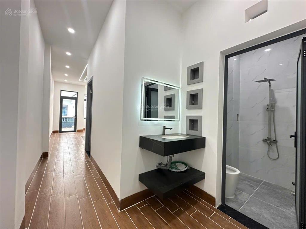 Bán nhà 1 trệt 1 lầu 1 tủm tặng full nội thất thuận an,bình dương giá tốt