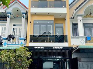 Bán nhà 1 trệt 1 lầu 1 tủm tặng full nội thất thuận an,bình dương giá tốt