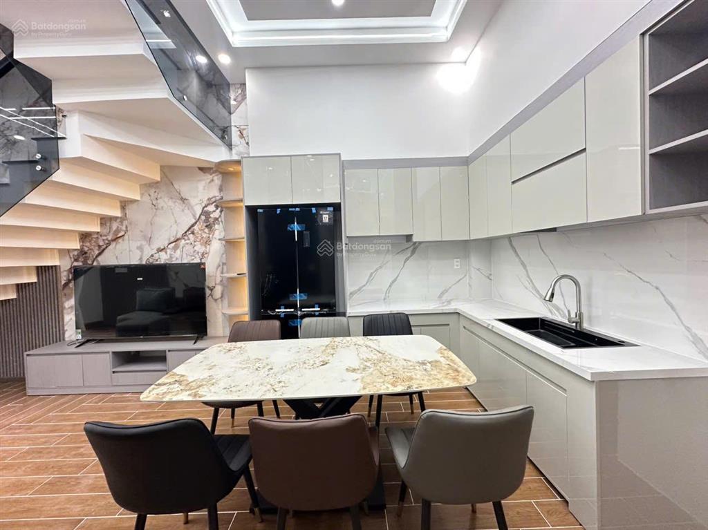 Bán nhà 1 trệt 1 lầu 1 tủm tặng full nội thất thuận an,bình dương giá tốt