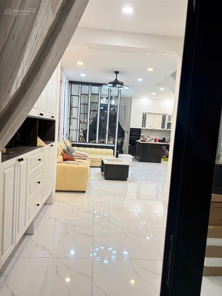 Bán gấp căn biệt thự vườn 1 trệt 2 lầu rẻ nhất khu verosa khang điền, quận 12, tp.hcm