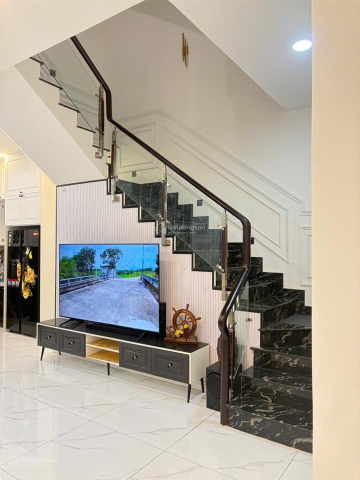 Bán gấp căn biệt thự vườn 1 trệt 2 lầu rẻ nhất khu verosa khang điền, quận 12, tp.hcm