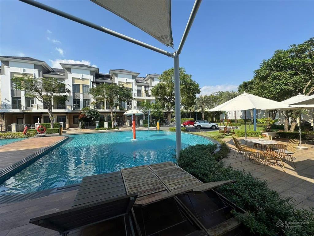 Bán gấp căn biệt thự vườn 1 trệt 2 lầu rẻ nhất khu verosa khang điền, quận 12, tp.hcm