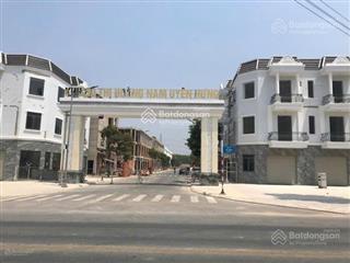 Bán gấp nhà 3 t ầng sổ hoàn công ,rẻ hơn bcon ít nhất 250triệu ,72m2 full thổ cư