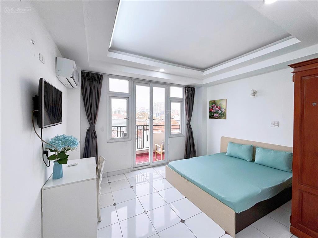 Căn hộ 2 pn ban công  thang máy gần công viên hoàng văn thụ