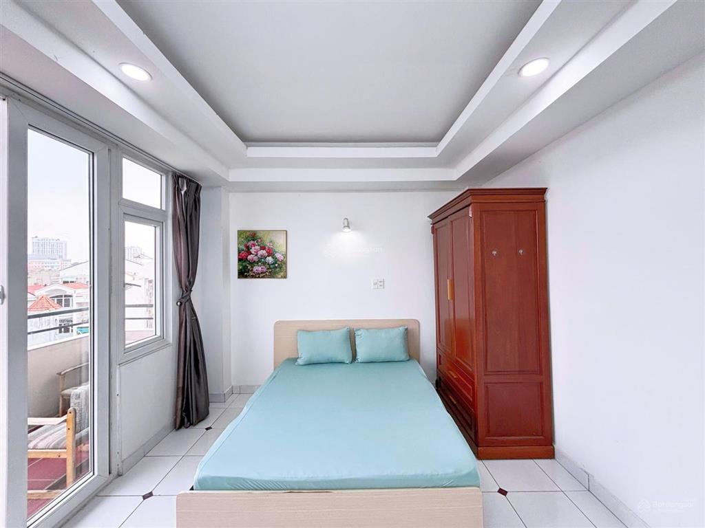 Căn hộ 2 pn ban công  thang máy gần công viên hoàng văn thụ