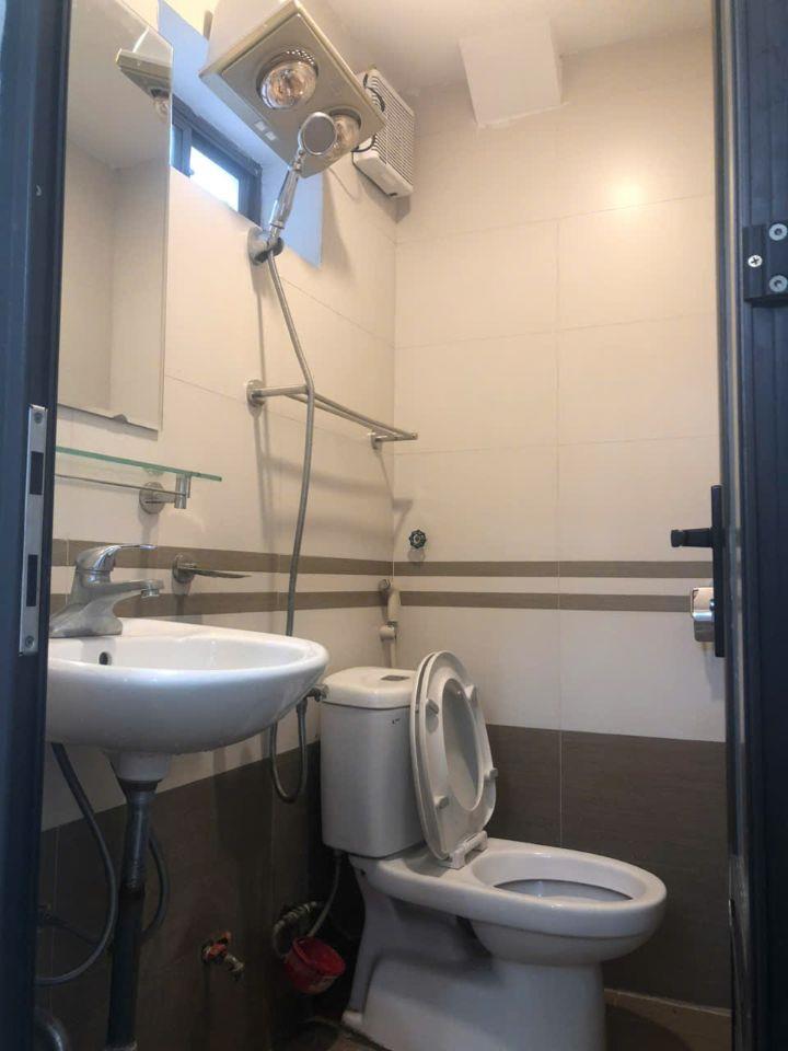 Cho thuê nhà 4 tầng ,lô góc, 33m2, cách mặt phố Quan Nhân 40m , 0915112200