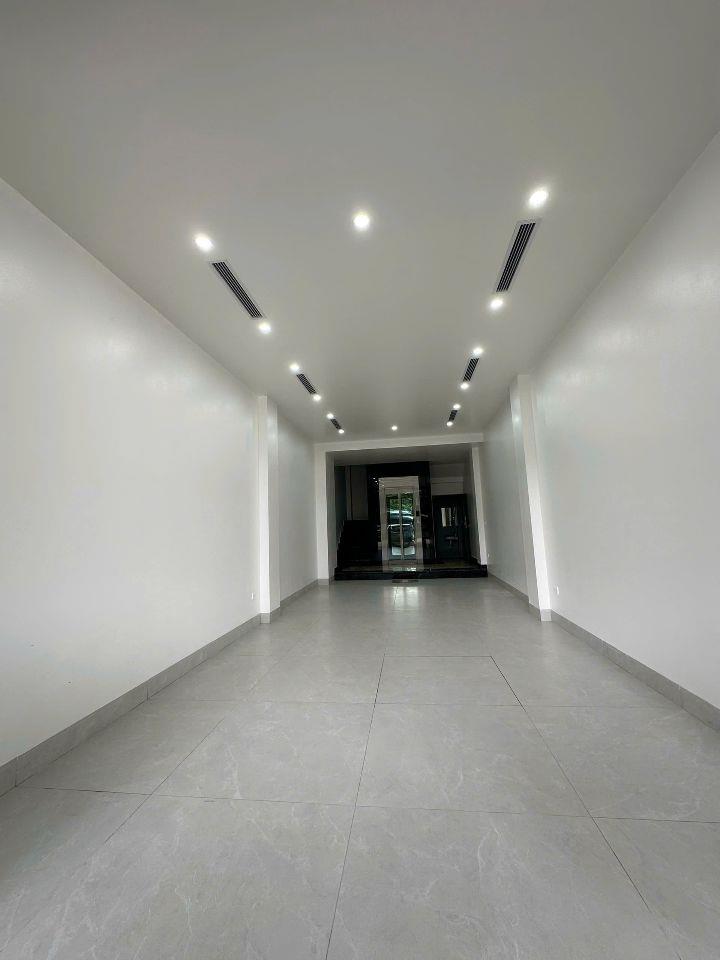 Cho thuê nhà mặt phố 7 tầng,có thang máy mặt đường Lê Quang Đạo kéo dài,Q Hà Đông, 0987757075