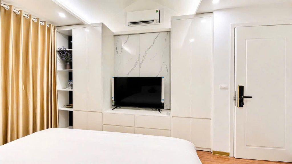 Cho thuê nhà nguyên căn 3 tầng, FULL nội thất tại ngõ 175 Lạc Long Quân, Tây Hồ, 0344828068