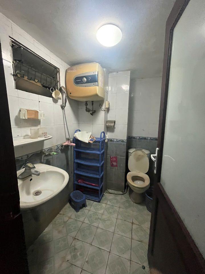Cho thuê nhà nguyên căn 5 tầng,4 ngủ,3 WC ngõ Linh Quang, Phường Văn Chương, Đống Đa, 0912966760
