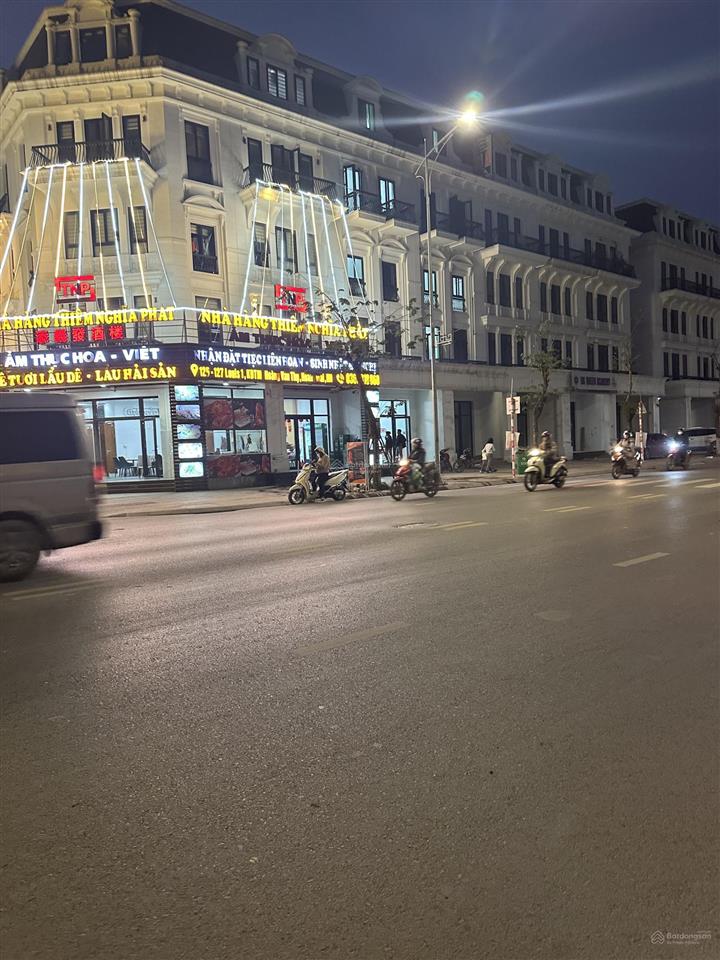 Cho thuê nhà mặt phố gần goldmark city, khu chung cư 136 hồ tùng mậu, dt 90m2x4 tầng mặt tiền 7m
