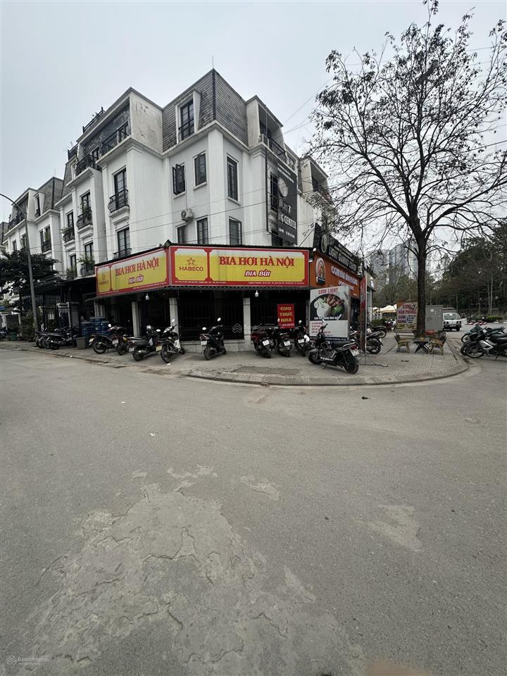 Cho thuê nhà mặt phố gần goldmark city, khu chung cư 136 hồ tùng mậu, dt 90m2x4 tầng mặt tiền 7m