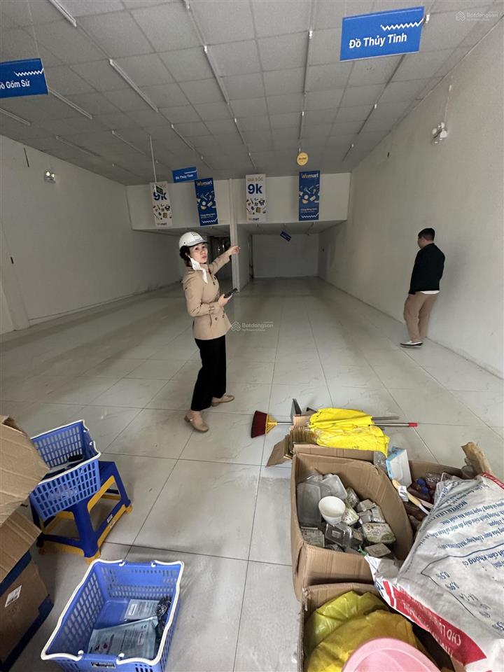 Cho thuê nhà mặt phố nhật chiêu, tây hồ gần 2 con rồng diện tích 70m2 x 3 tầng, mặt tiền 5m