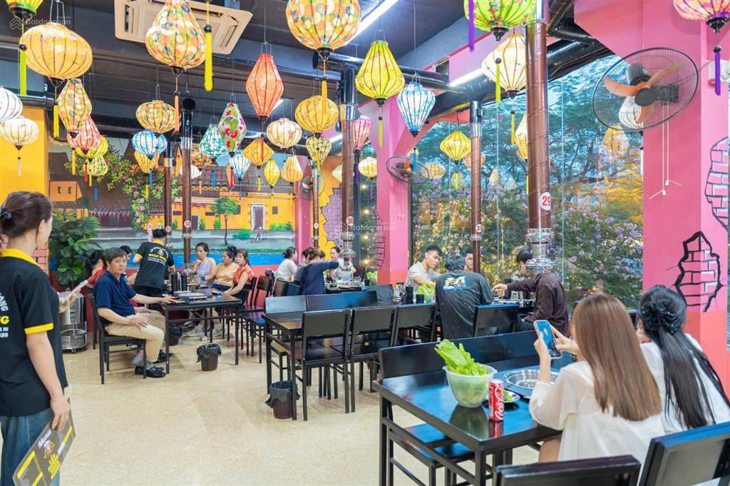 Cho thuê nhà mặt phố lê văn lương, cầu giấy diện tích 290m2 mặt tiền 6m nở hậu 10m