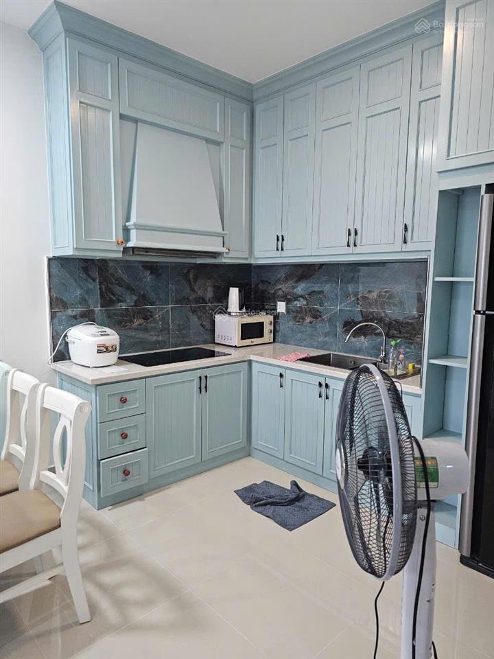 Cho thuê căn hộ 2pn , đầy đủ nội thất. dọn vào ở ngay