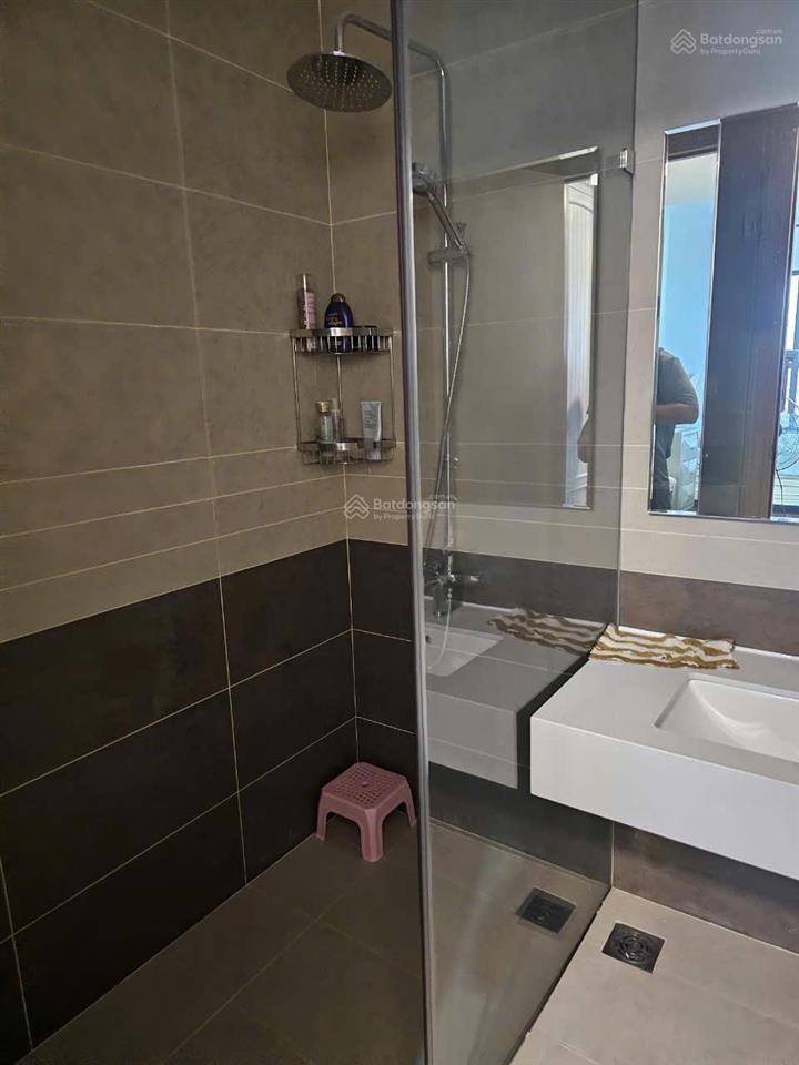 Cho thuê căn hộ 2pn , đầy đủ nội thất. dọn vào ở ngay