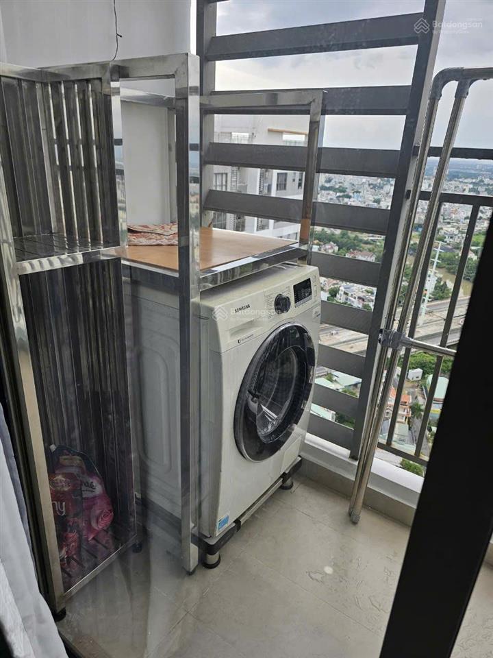 Cho thuê căn hộ 2pn , đầy đủ nội thất. dọn vào ở ngay