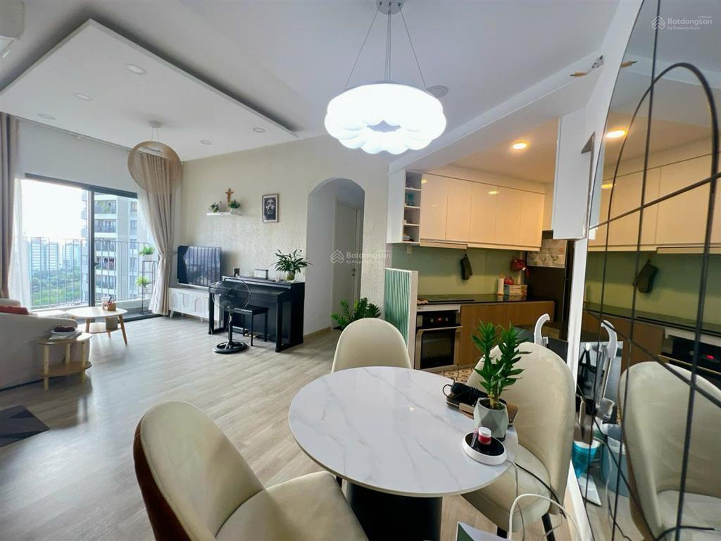 Bán căn hộ 2pn có sẵn nội thất, trao đổi nhận nhà ngay. bán giá 9,1 tỷ
