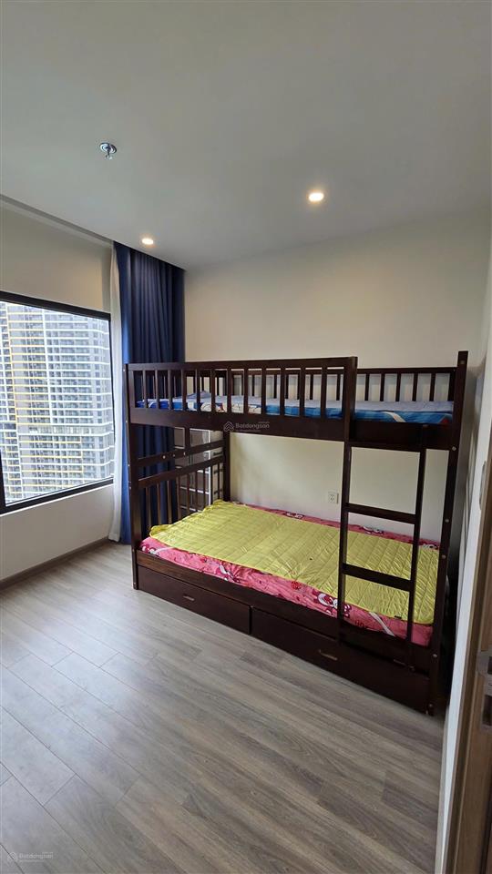 Cho thuê 2pn đầy đủ nội thất, dọn vào ở ngay, khu bs7  tầng 22. giá thuê 10 triệu