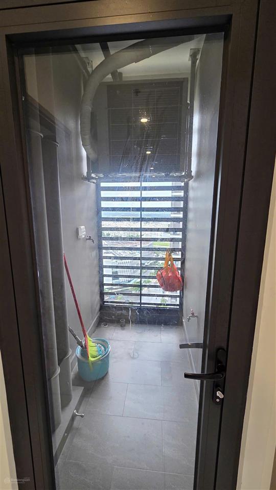 Cho thuê 2pn đầy đủ nội thất, dọn vào ở ngay, khu bs7  tầng 22. giá thuê 10 triệu