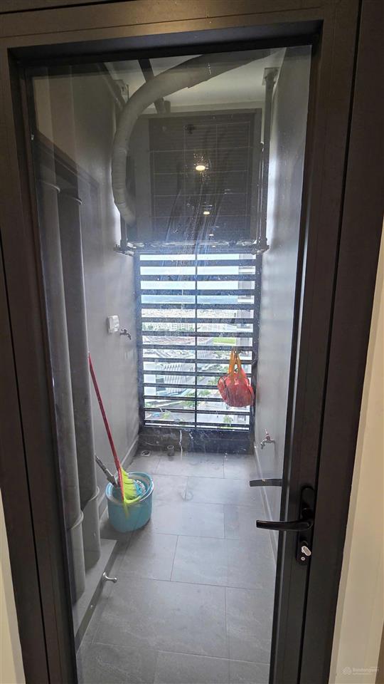 Cho thuê căn hộ 2pn, nhà trống sẵn, dọn vào ở ngay. giá thuê 11 triệu