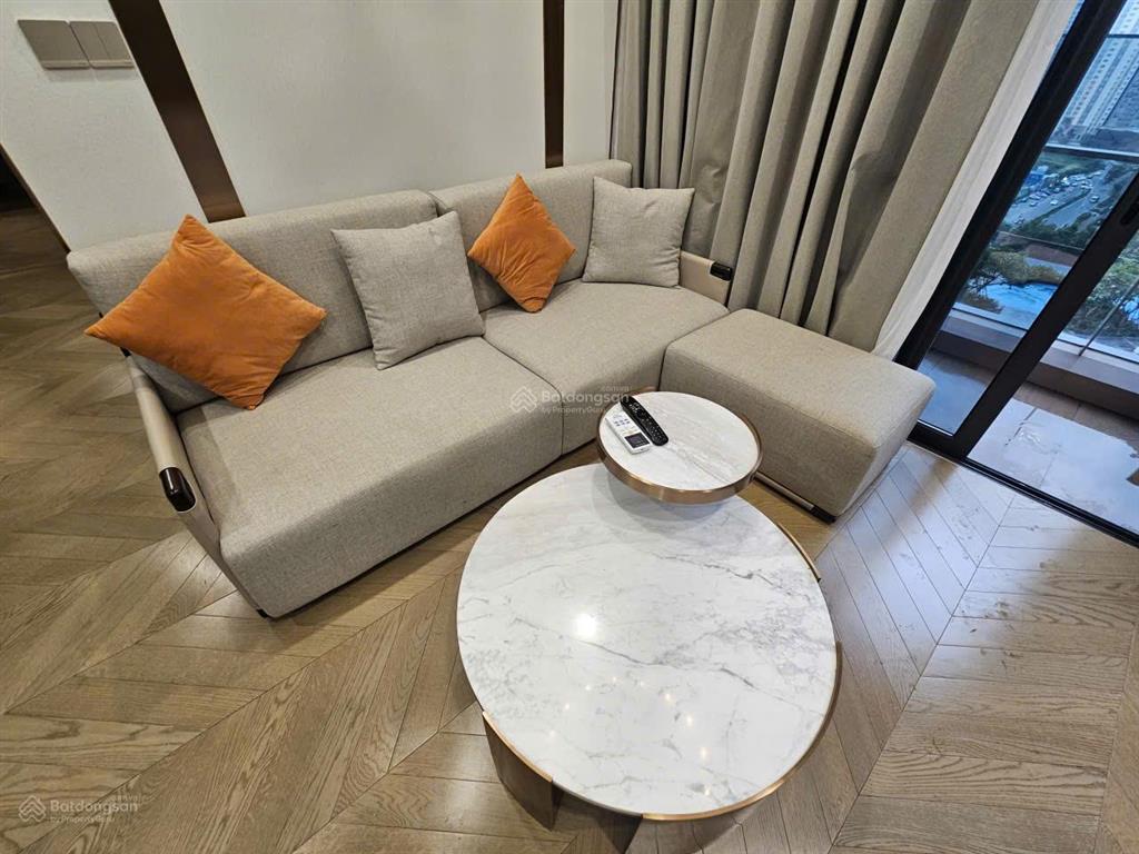 Cho thuê căn hộ 2pn, đầy đủ nội thất, giá thuê 37 triệu bao thuế, dọn vào ở ngay. nhà trống sẵn
