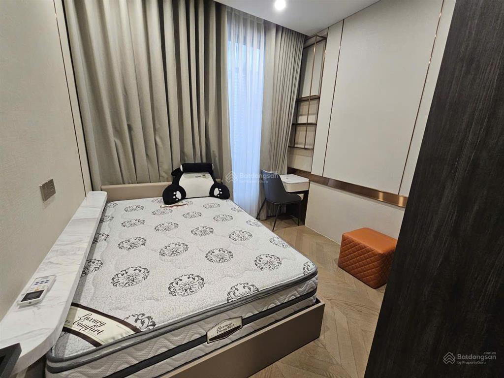 Cho thuê căn hộ 2pn, đầy đủ nội thất, giá thuê 37 triệu bao thuế, dọn vào ở ngay. nhà trống sẵn