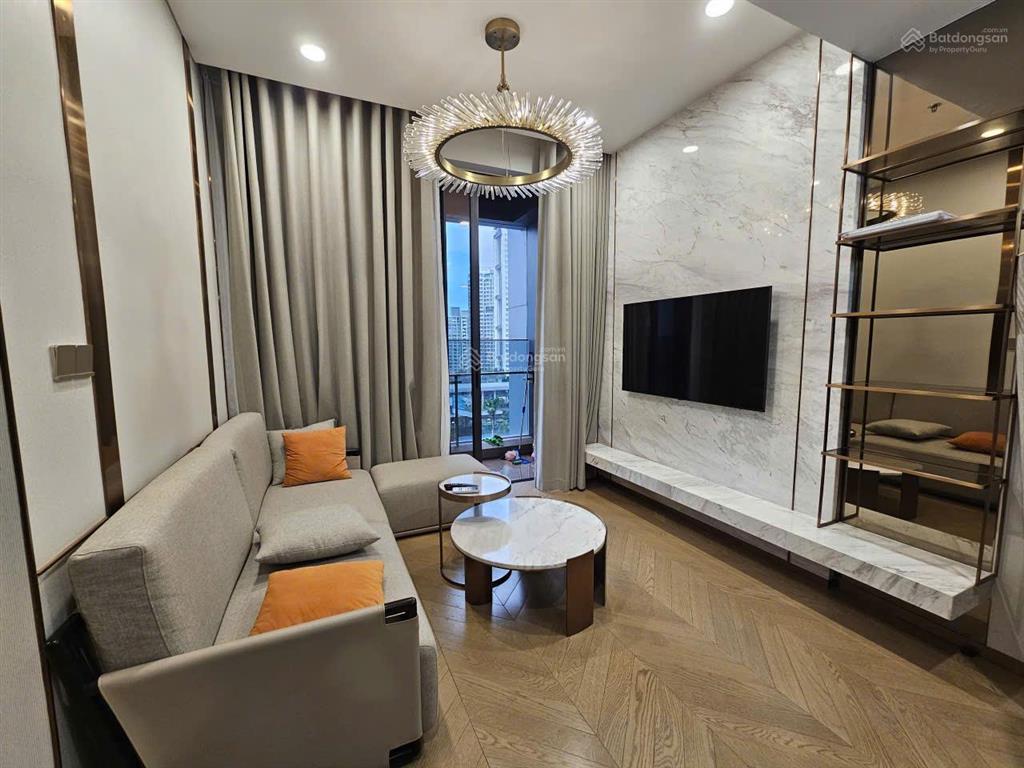 Cho thuê căn hộ 2pn, đầy đủ nội thất, giá thuê 37 triệu bao thuế, dọn vào ở ngay. nhà trống sẵn