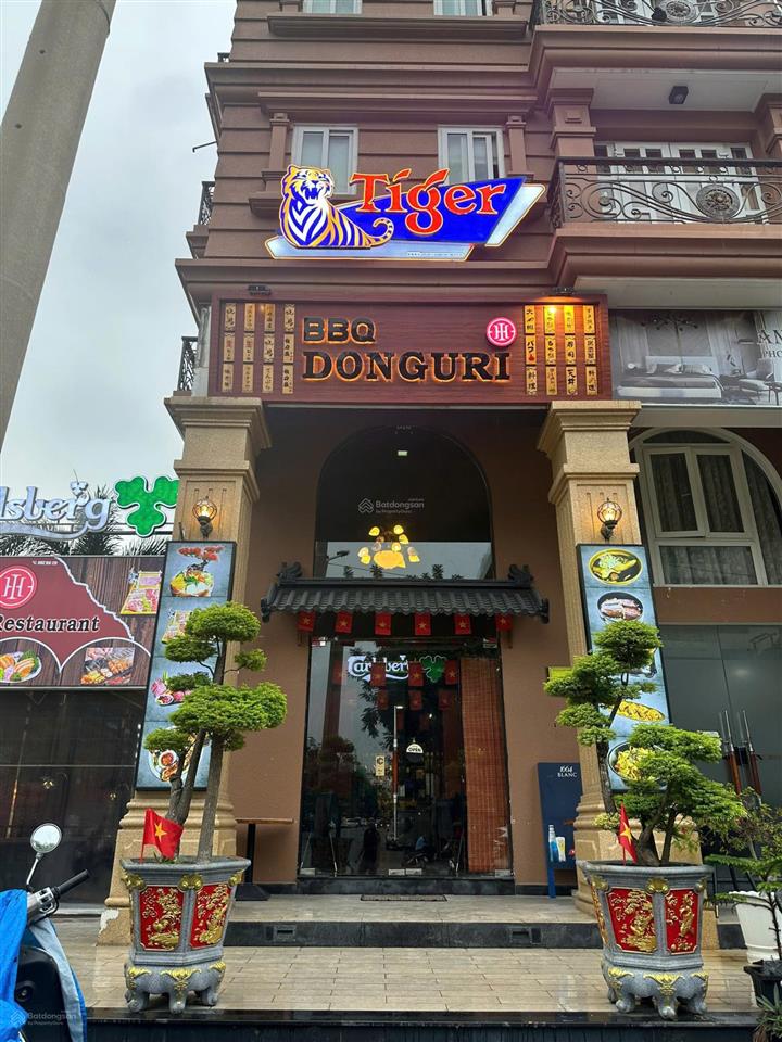 Sang nhượng mặt bằng phú mỹ hưng, quận 7, giá chuyển nhượng 350 triệu, giá thuê 44 triệu