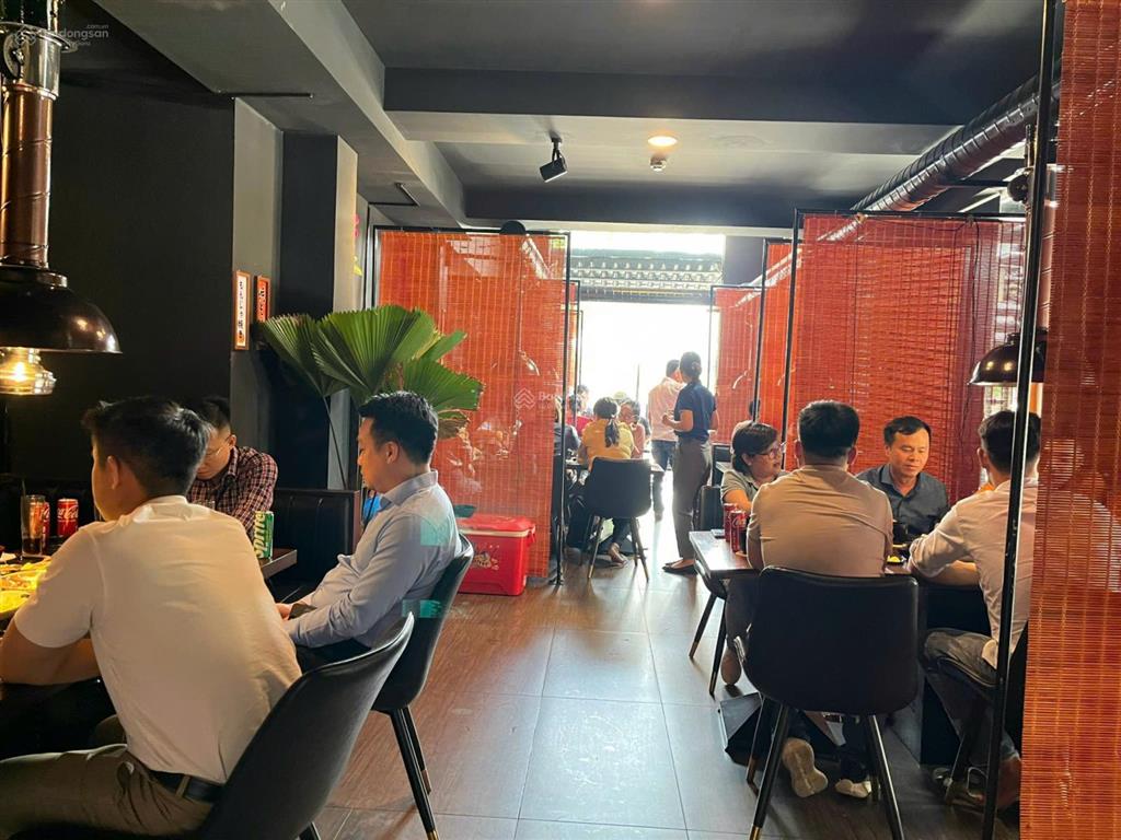 Sang nhượng mặt bằng phú mỹ hưng, quận 7, giá chuyển nhượng 350 triệu, giá thuê 44 triệu