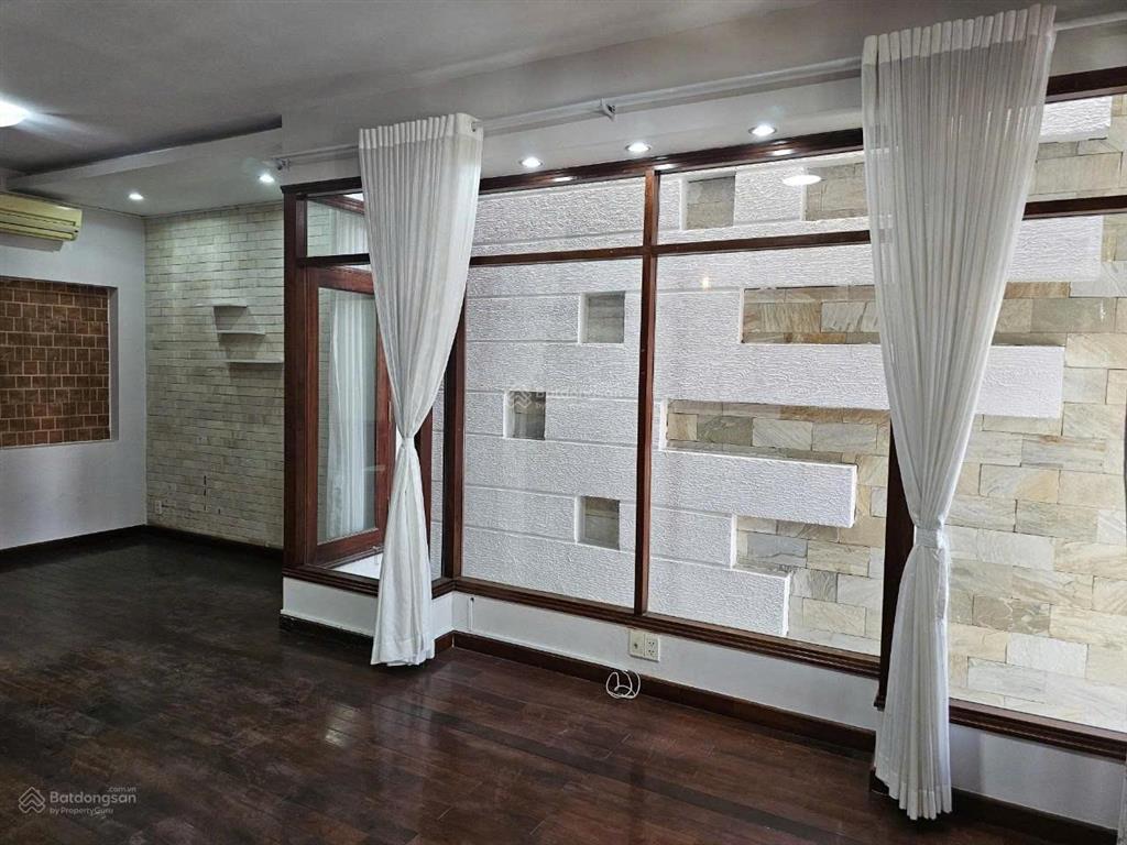 Sang hđt biệt thự nguyễn văn hưởng,quận 2. giá thuê 42 triệu/tháng. giá sang trao đổi trực tiếp