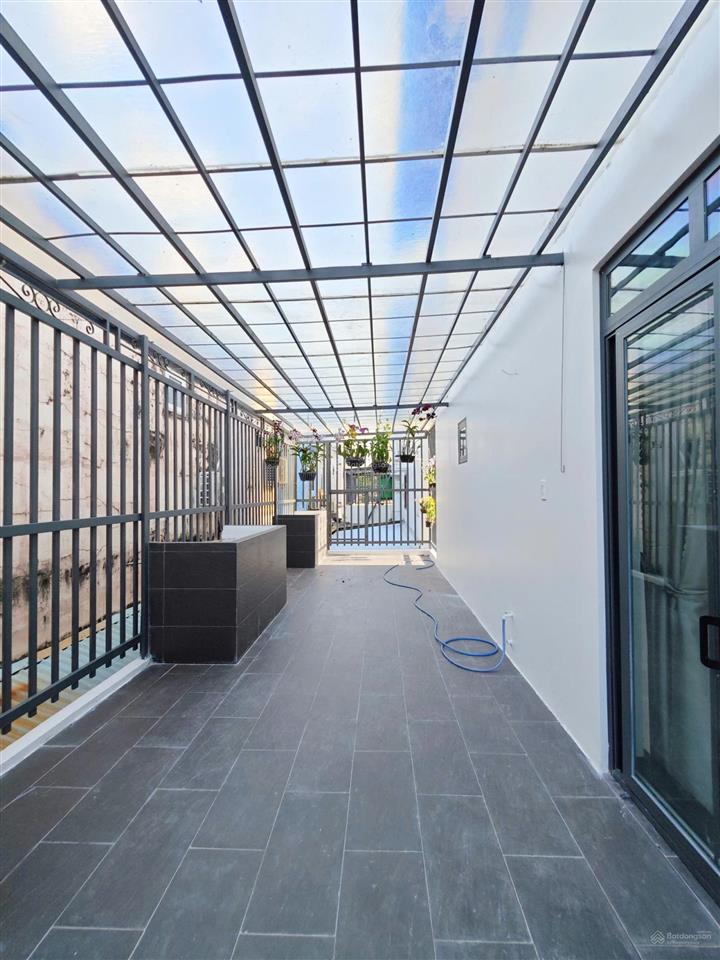 Biệt thự view biển gần bến tàu phú quốc  rạch giá