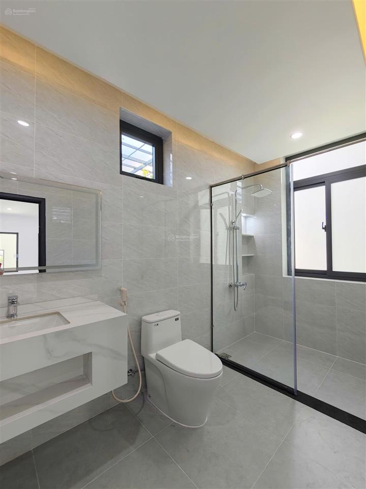 Biệt thự view biển gần bến tàu phú quốc  rạch giá