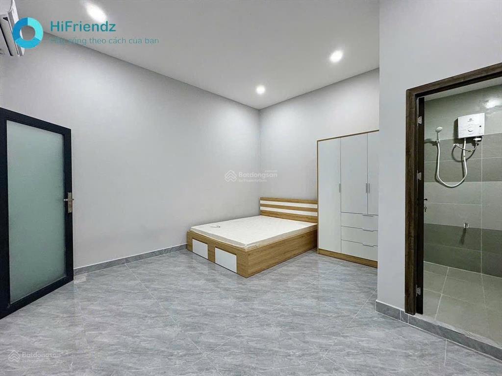 1 trệt 1 lầu ngay gần ngã tư hàng xanh siêu rộng có ban công mới tinh