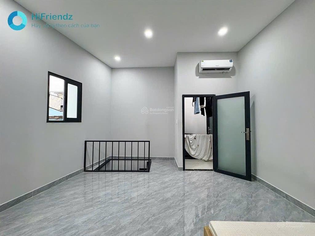 1 trệt 1 lầu ngay gần ngã tư hàng xanh siêu rộng có ban công mới tinh