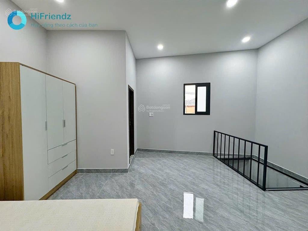 1 trệt 1 lầu ngay gần ngã tư hàng xanh siêu rộng có ban công mới tinh