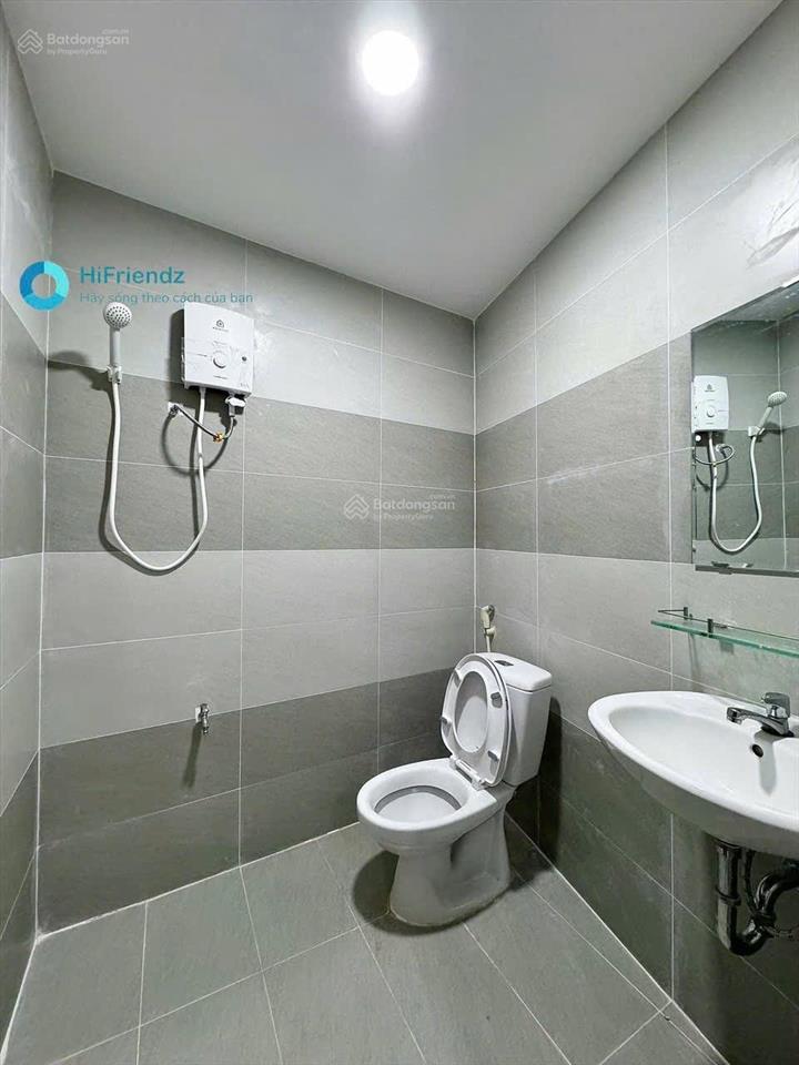 1 trệt 1 lầu ngay gần ngã tư hàng xanh siêu rộng có ban công mới tinh