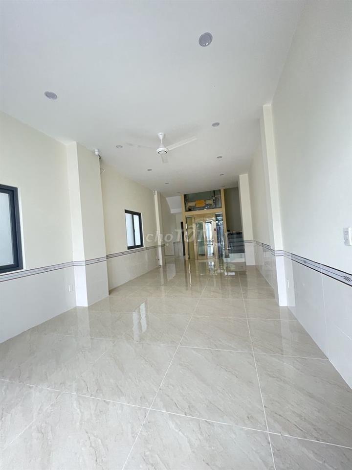 Cho thuê nhà mặt tiền Đường số 9 Linh Tây 270m2 xd - 5 tầng thang máy