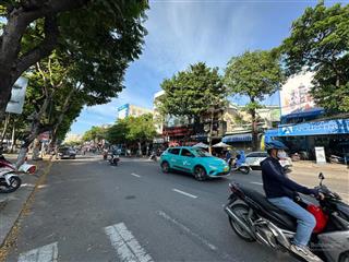 Bán cặp trần sâm 600m2 ngang 20m  đường 7,5m  hướng đông , ngay dự án phương trang  giá 83tr/m2