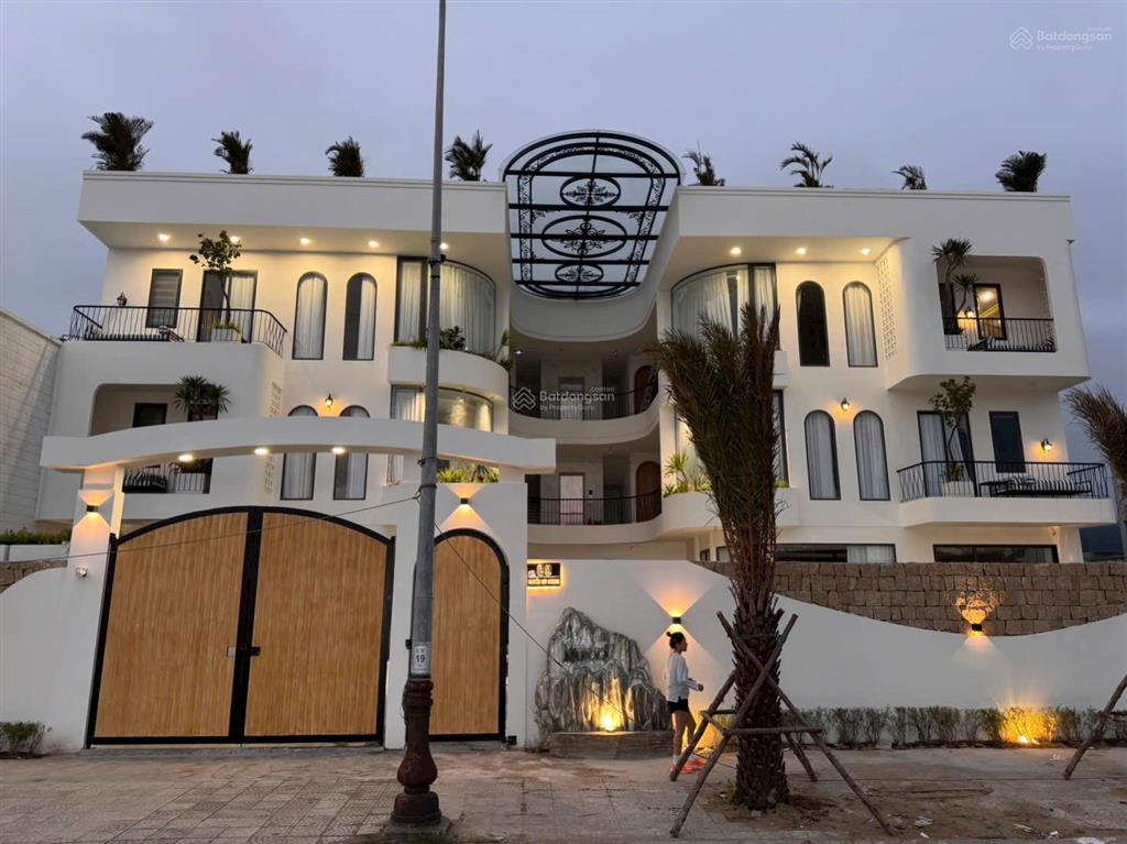 Ngộp bank ! bán lô gốc 250m2 + 141m2 hồ nghinh ngay bãi tắm xây 12 tầng , giá chỉ 45tỷ