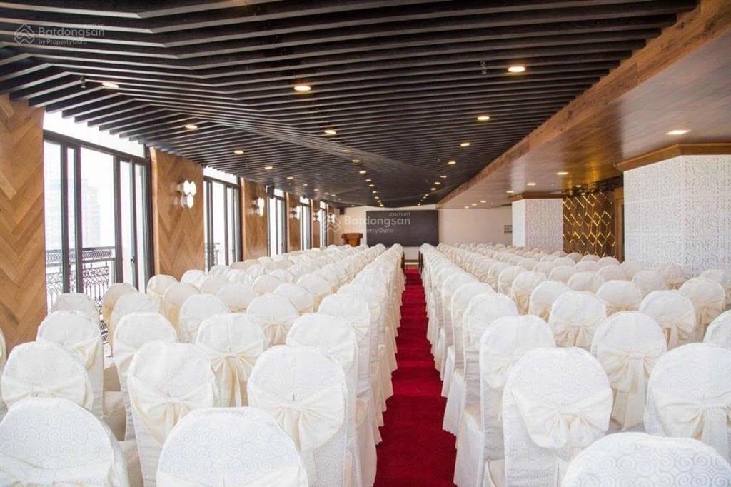 Chính chủ ! bán khách sạn 4* 12 tầng  84 phòng  full nội thất, view công viên hồ nghinh