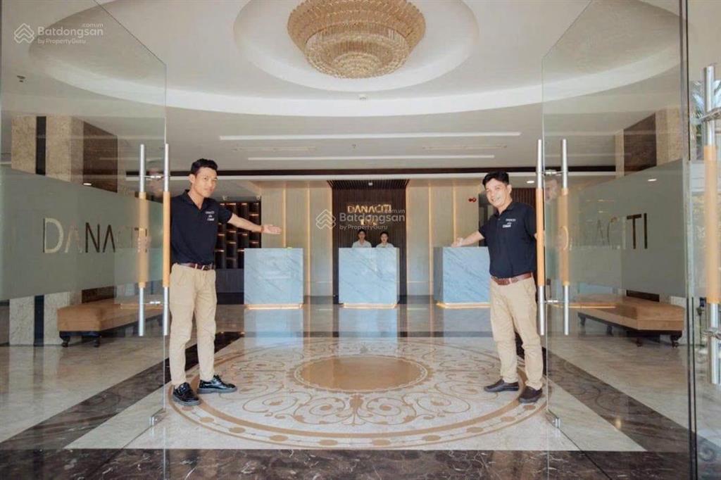 Chính chủ ! bán khách sạn 4* 12 tầng  84 phòng  full nội thất, view công viên hồ nghinh